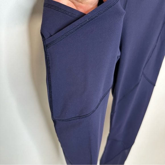 Lululemon Navy Blue Sheer Panel Reflective Ankle Leggings Sz 8 Yoga Fitness - Picture 2 of 13